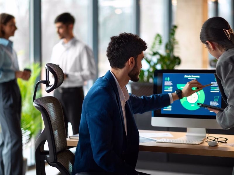 members discussing about the project